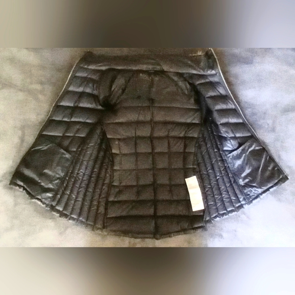 NWOT - Women's Michael Kors Down Filled Vest With Detachable Faux Fur Hood - XL - Picture 7 of 15